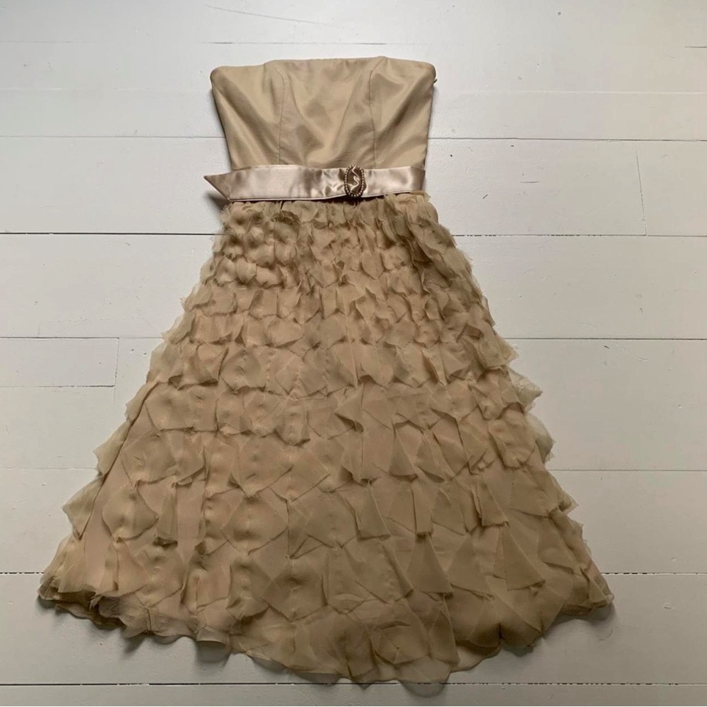 Like new strapless White House Black Market gold /champagne dress